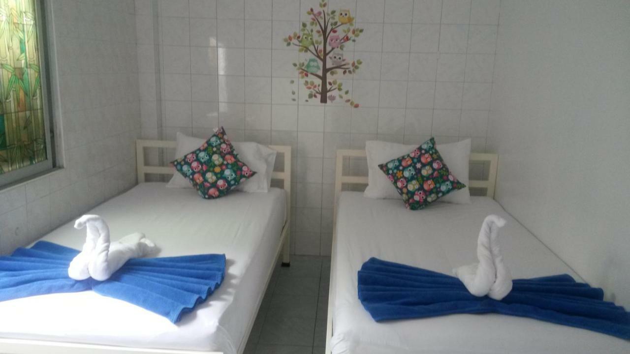 Madinah Hostel Ranong Ban Lum Than Экстерьер фото
