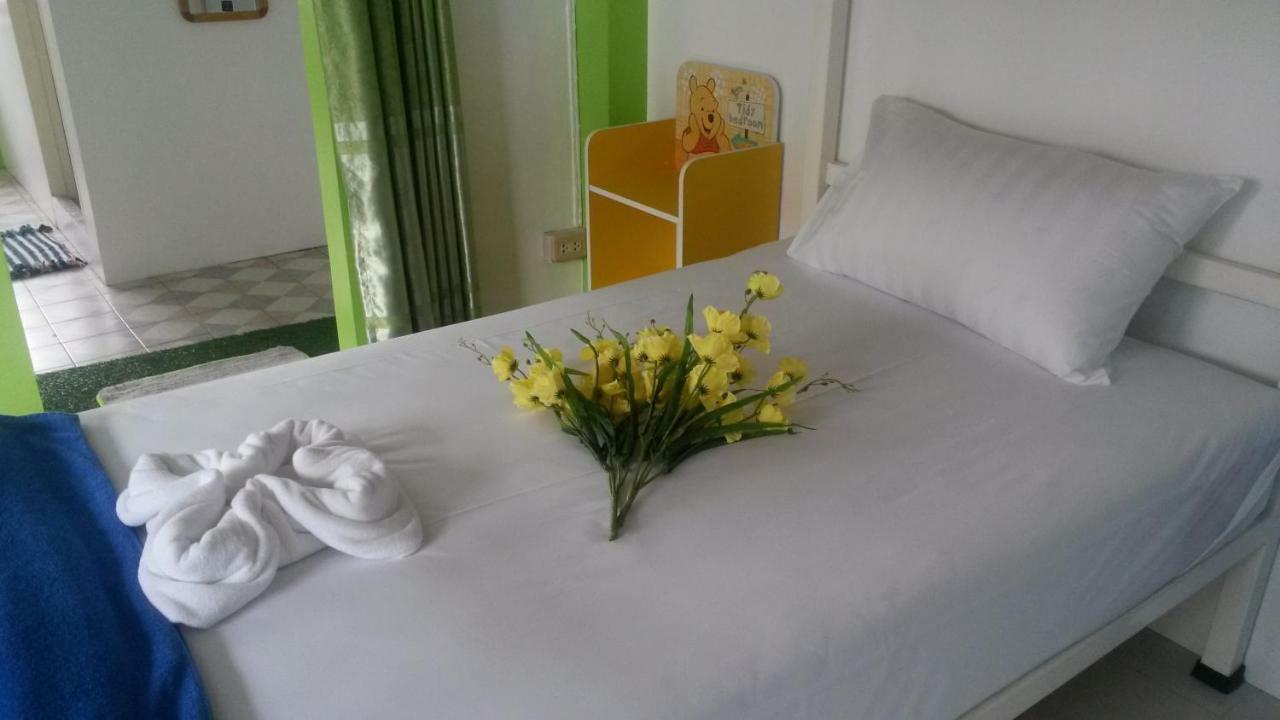 Madinah Hostel Ranong Ban Lum Than Экстерьер фото